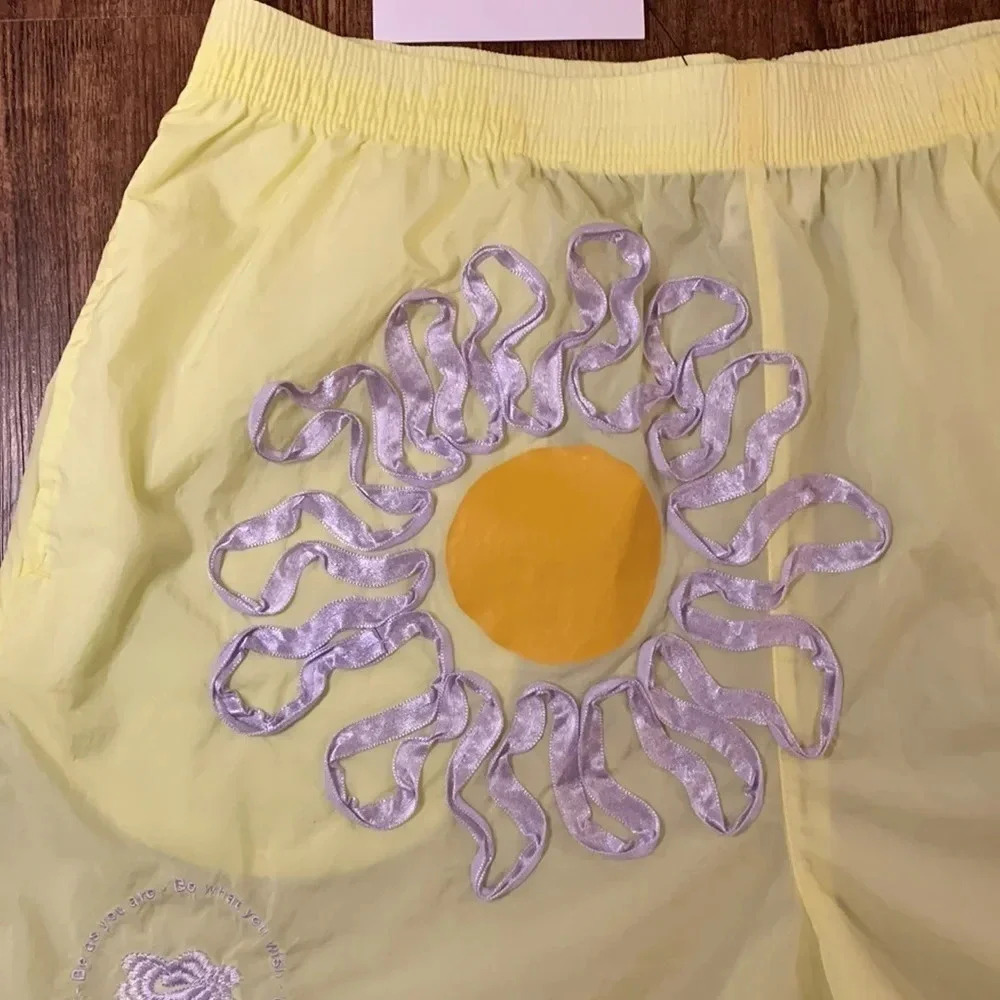Nike Embroidered Shorts Yellow Women’s Size M NWT - Picture 5 of 13